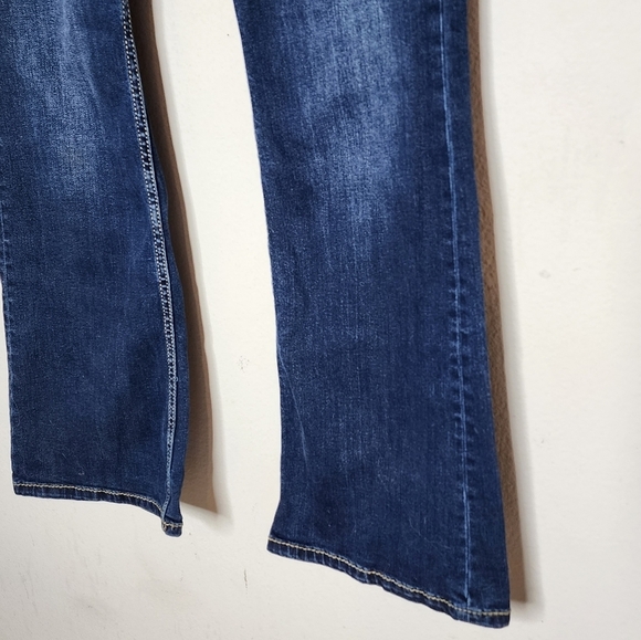 Shyanne Bootcut Embroidered pocket jeans. Women's size 32 short. 29.5' inseam - Picture 12 of 16